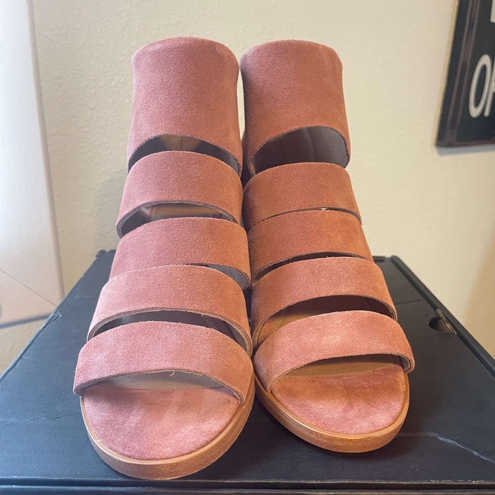 Frye Tash cut out Bootie